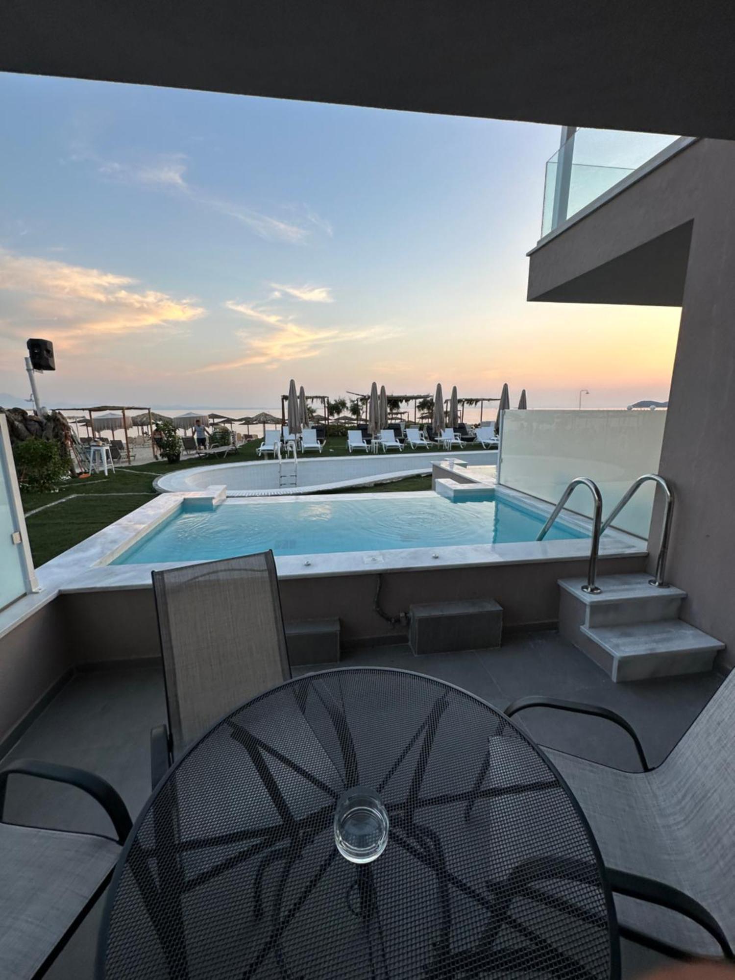 Crystal Blue Apartment Потос Екстериор снимка